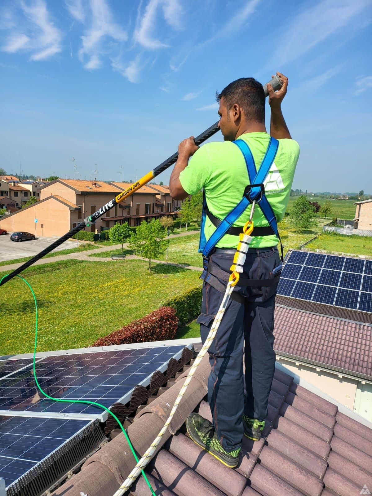 Pulizia pannelli fotovoltaici